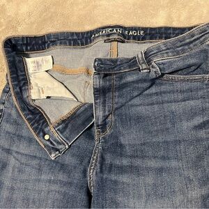 American Eagle Outfitters Women’s Straight Leg Jeans